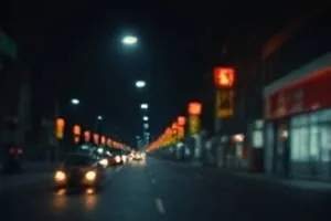 《灯塔守夜人》封面：深夜海面上的灯塔光束扫过礁石